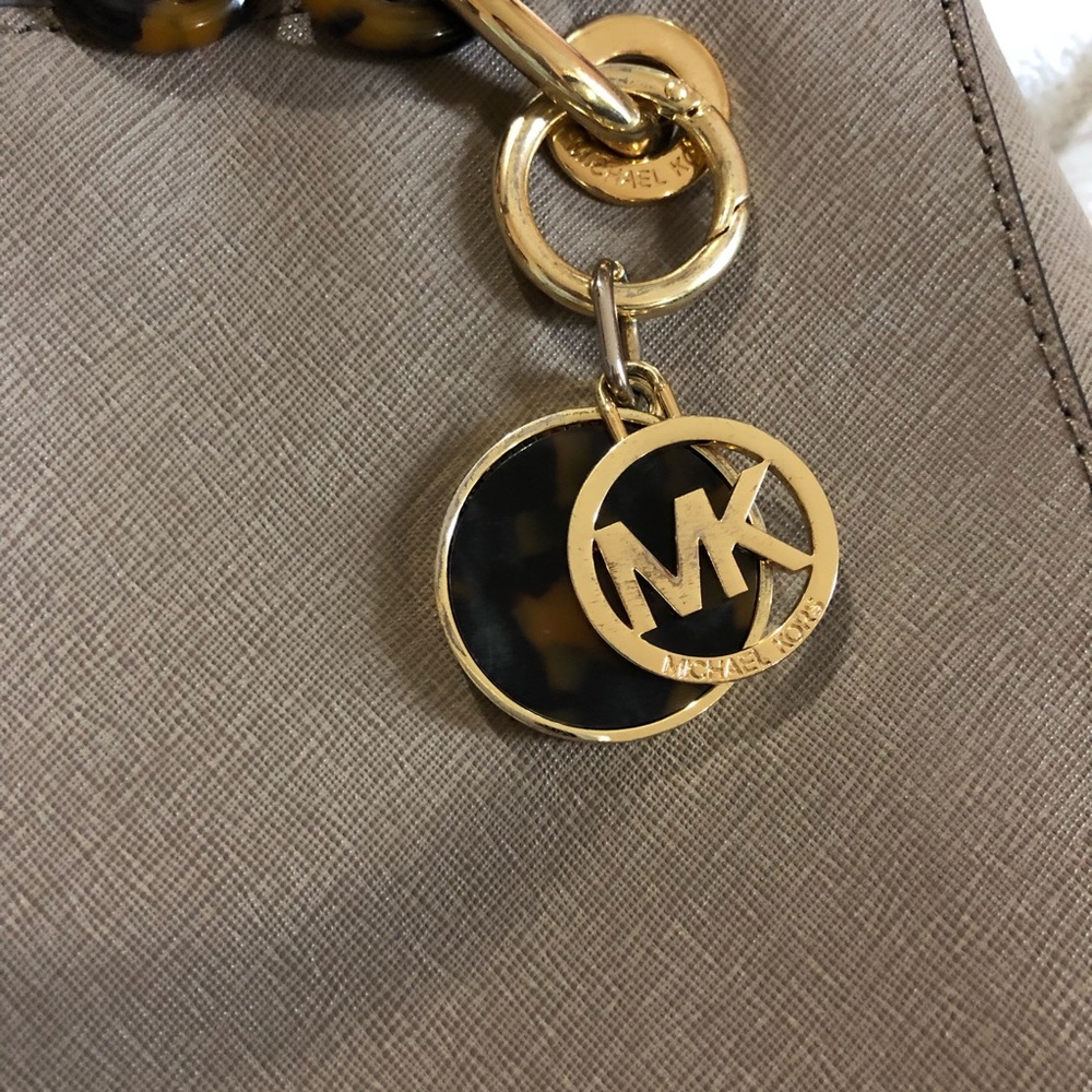 Michael kore satchel - Picture 2 of 6